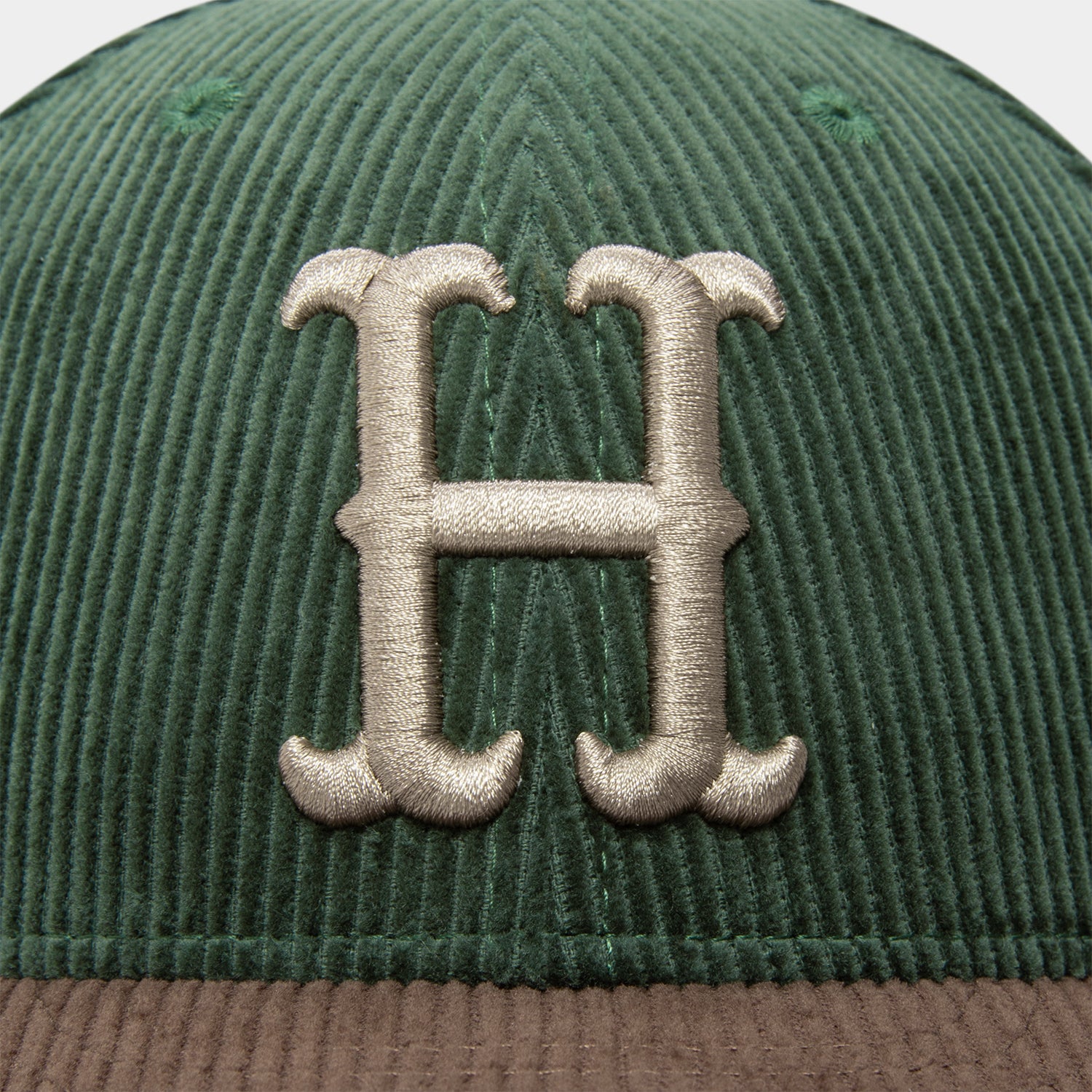 HUF (ハフ) Worldwide JP /HATS & BEANIES(ハット&ビーニー)/ NEW ERA® CLASSIC H CORDUROY HAT商品 / DK GREEN