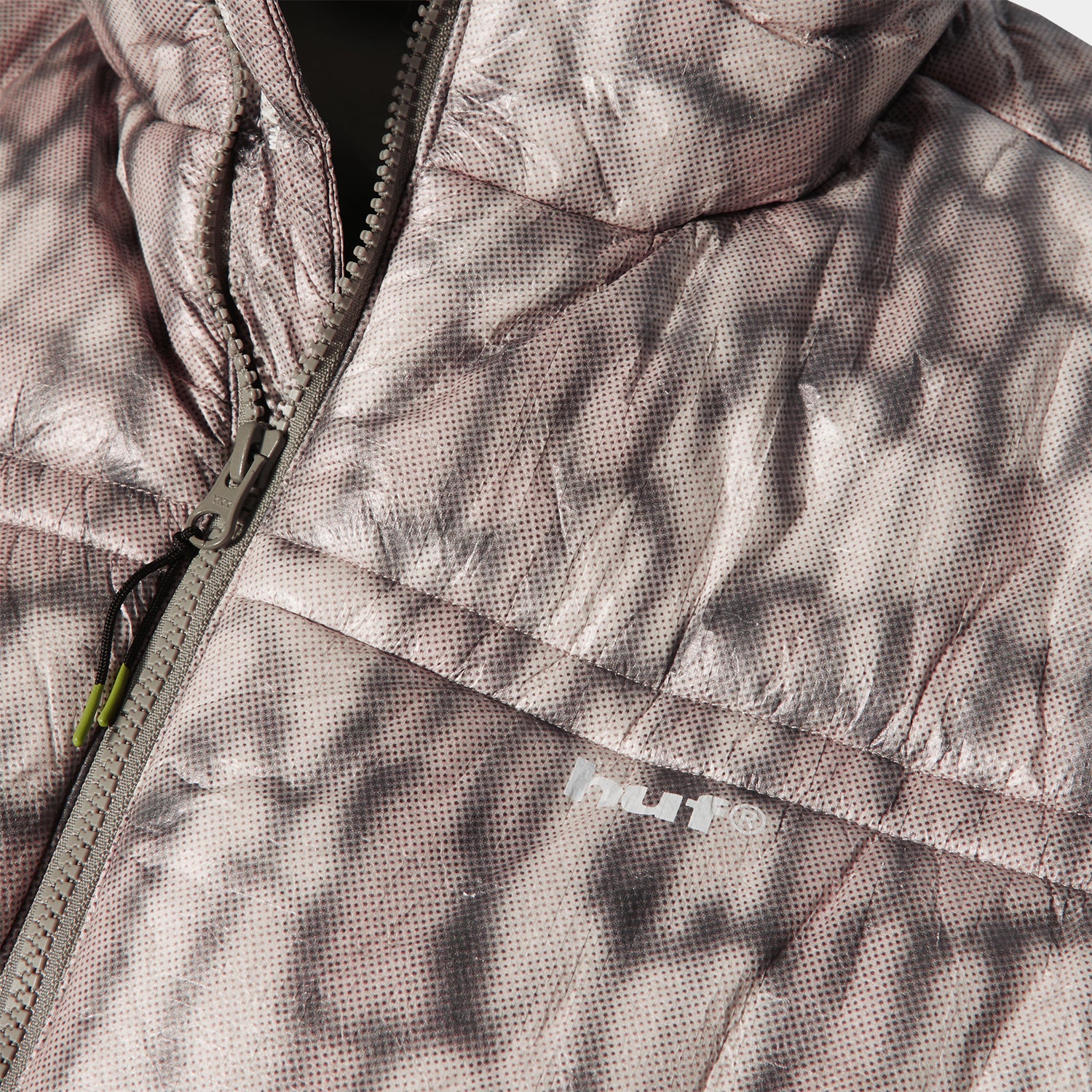 HUF (ハフ) Worldwide JP /JACKETS(ジャケット)/ 89 WARPED CAMO TYVEK PUFFER商品 / MUTED CAMO