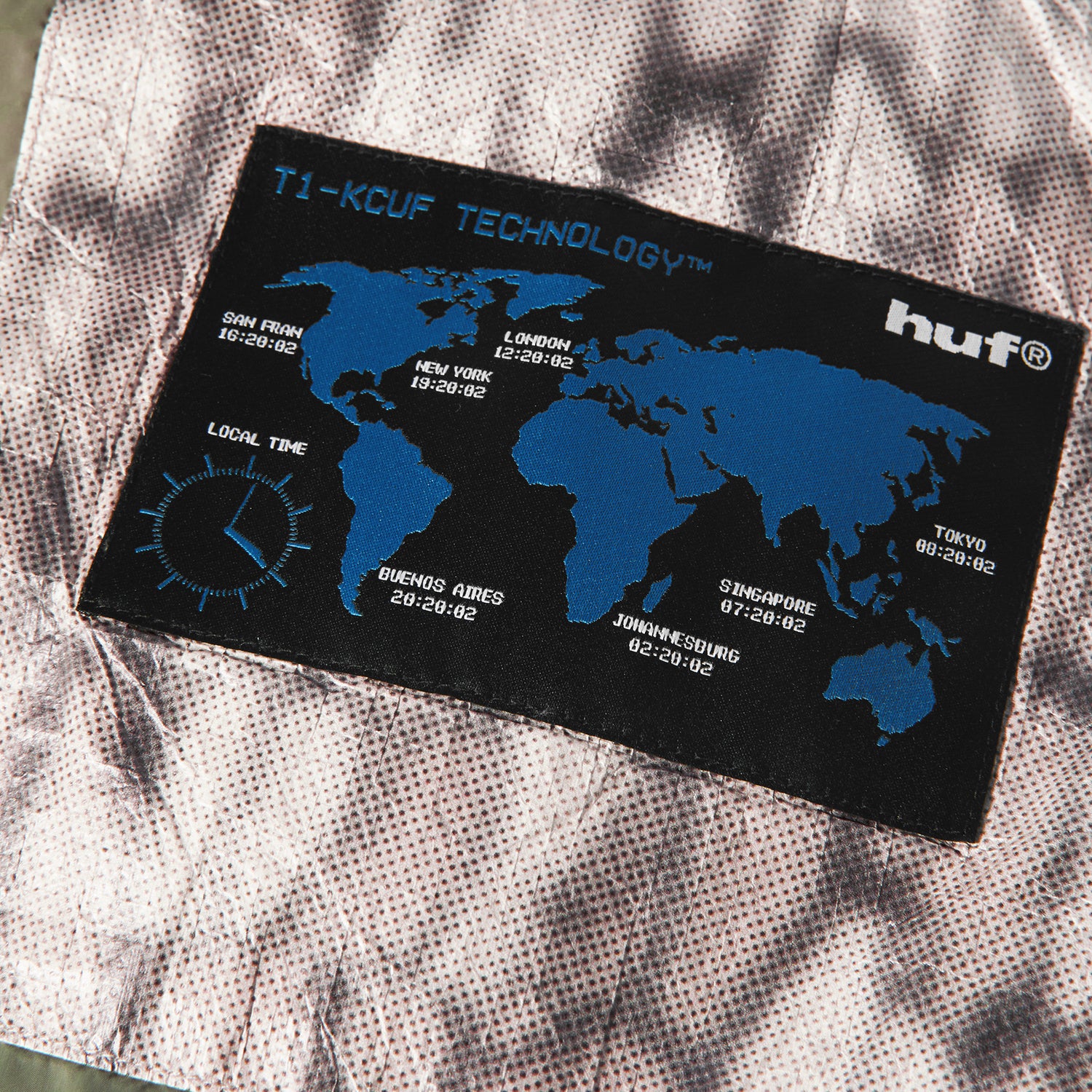 HUF (ハフ) Worldwide JP /JACKETS(ジャケット)/ 89 WARPED CAMO TYVEK PUFFER商品 / MUTED CAMO