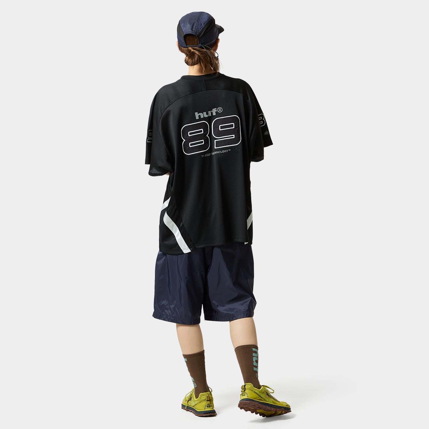 HUF (ハフ) Worldwide JP /TOPS & SHIRTS(トップス&シャツ)/ CROSS CONDITIONS FOOTBALL CREW商品 / BLACK