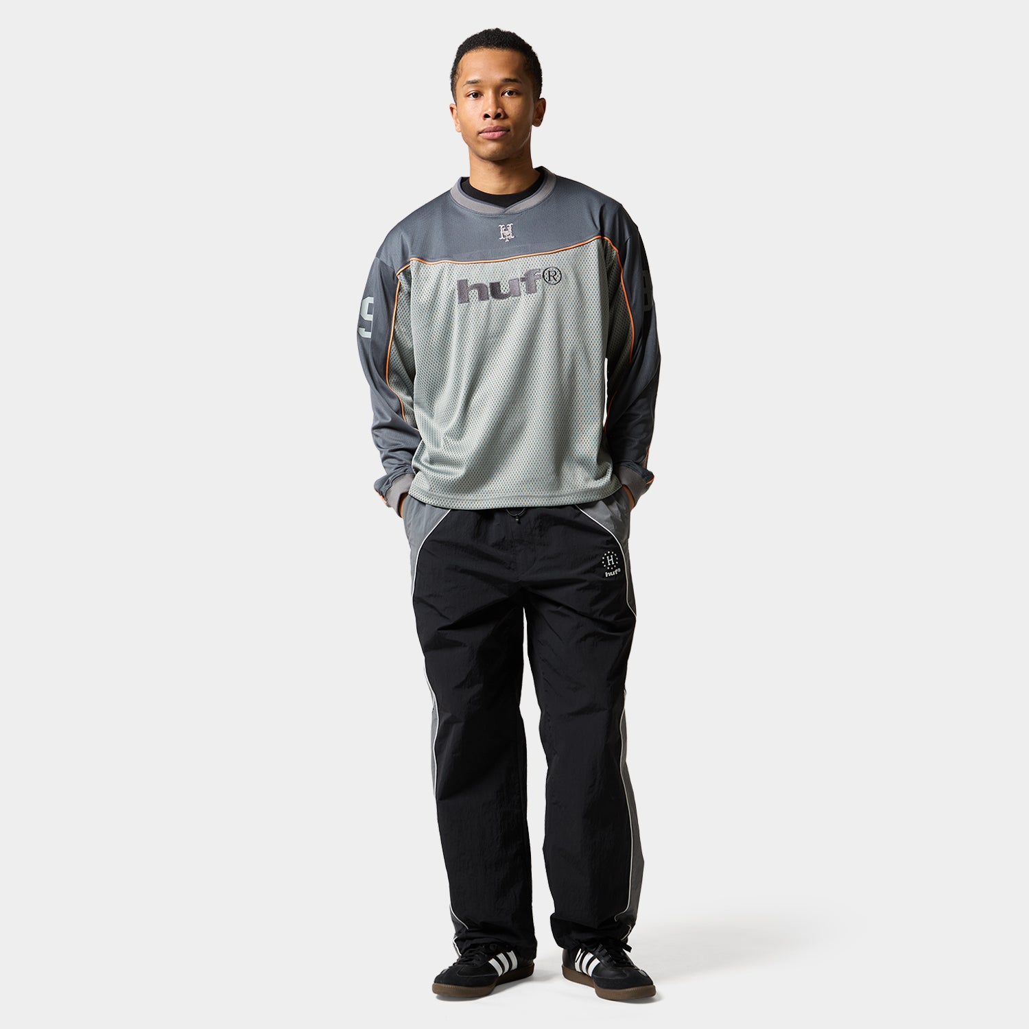 HUF (ハフ) Worldwide JP /TOPS & SHIRTS(トップス&シャツ)/ HUF eightynine FOOTBALL TOP商品 / NAVY