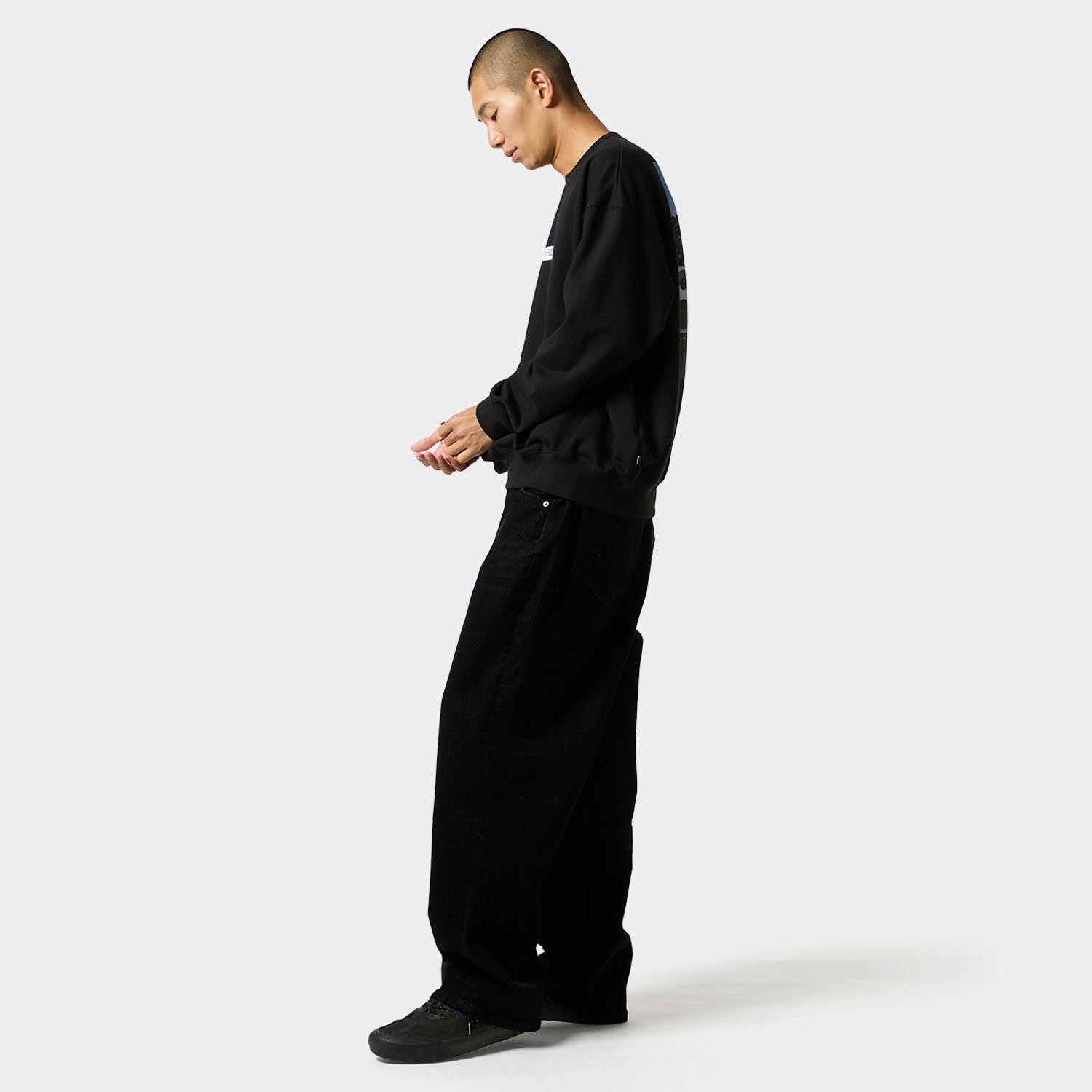 HUF (ハフ) Worldwide JP /KNITS & SWEATERS(ニット&セーター)/ MIDNIGHT RADIO CREW商品 / BLACK