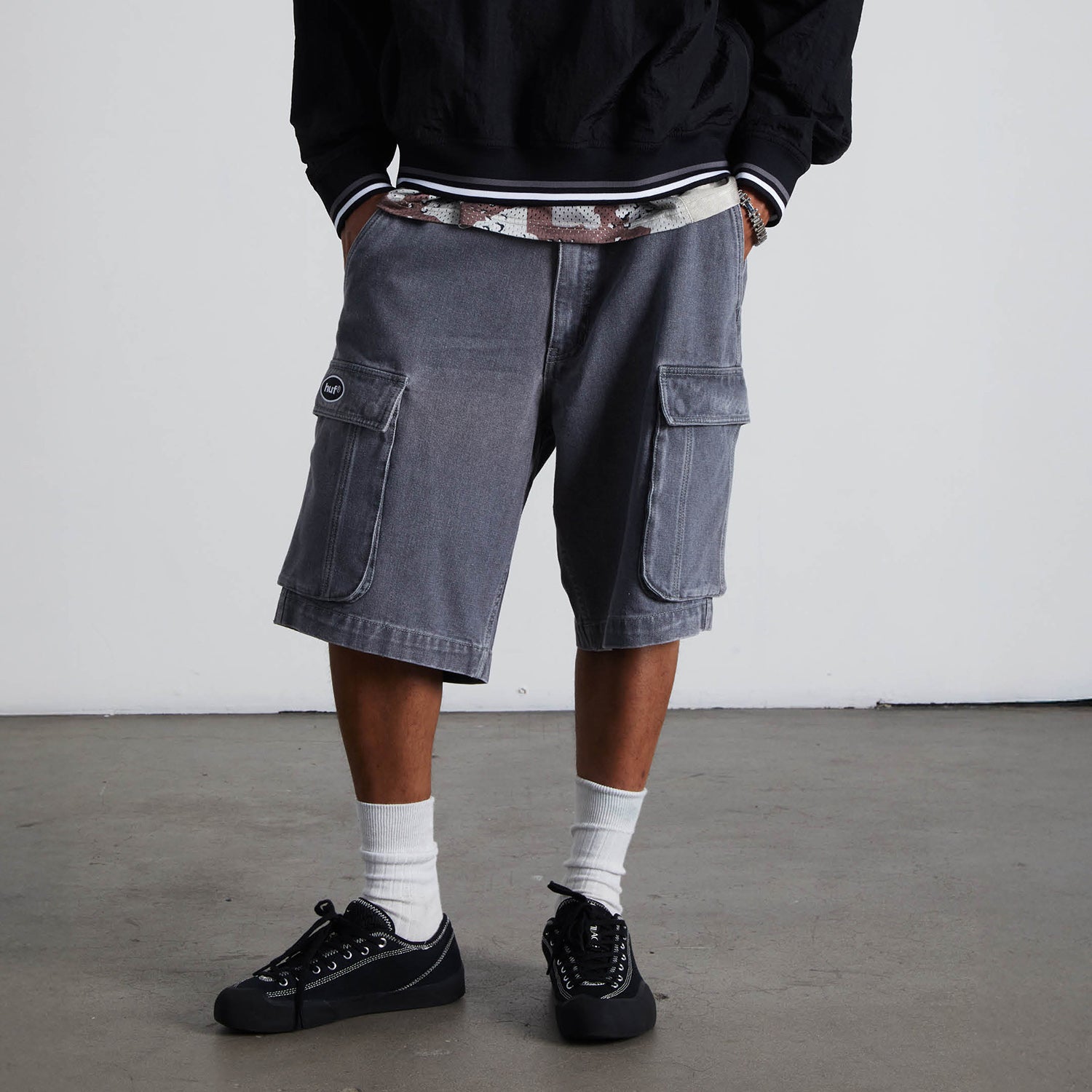 HUF (ハフ) Worldwide JP /SHORTS(ショーツ)/ OVAL DENIM CARGO SHORT商品 / INDIGO