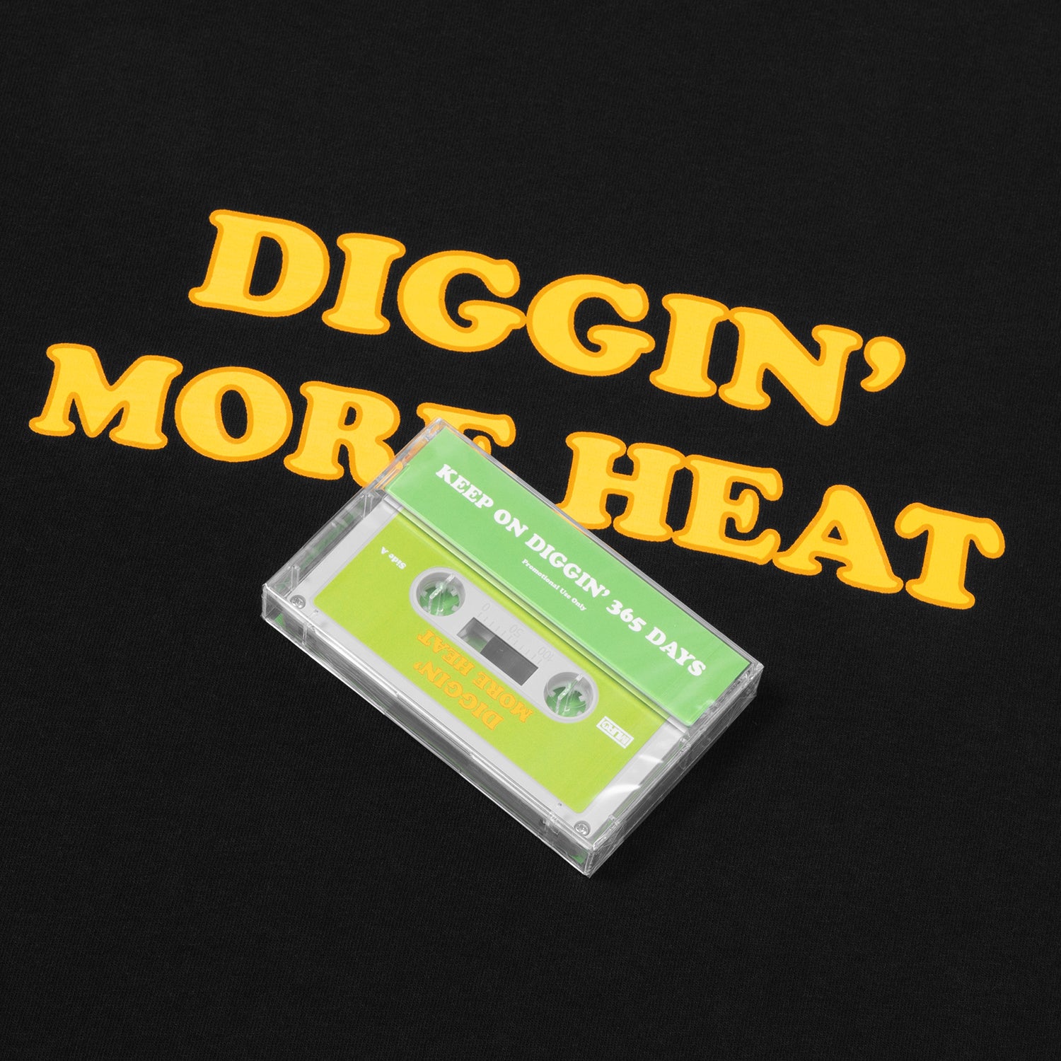 HUF (ハフ) Worldwide JP /T-SHIRTS(Tシャツ)/ HUF X STONES THROW X MURO X J.ROCC TEE - WITH "DIGGIN MORE HEAT” CASSETTE商品 / BLACK