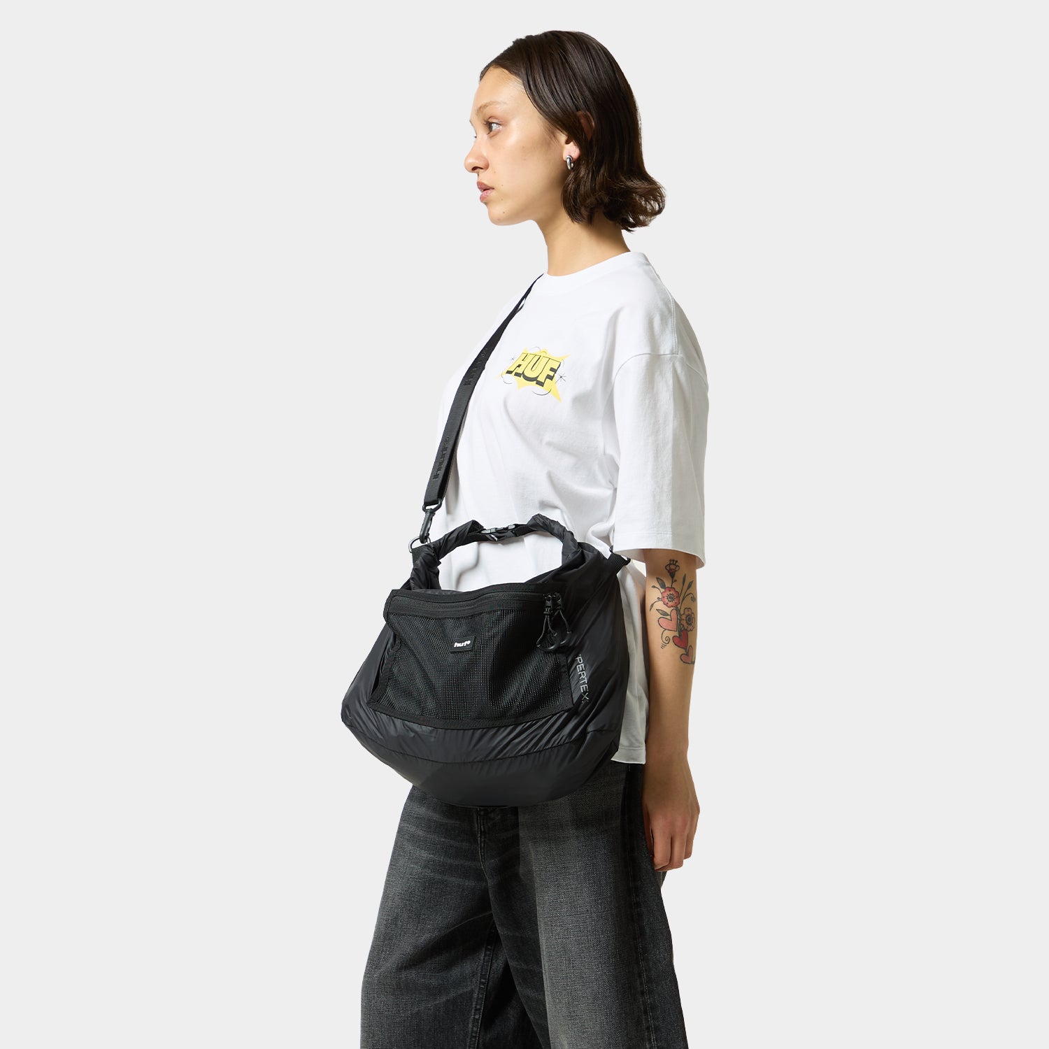 HUF (ハフ) Worldwide JP /BAGS（バッグ）/ PERTEX® ROLL TOP SHOULDER商品 / BLACK