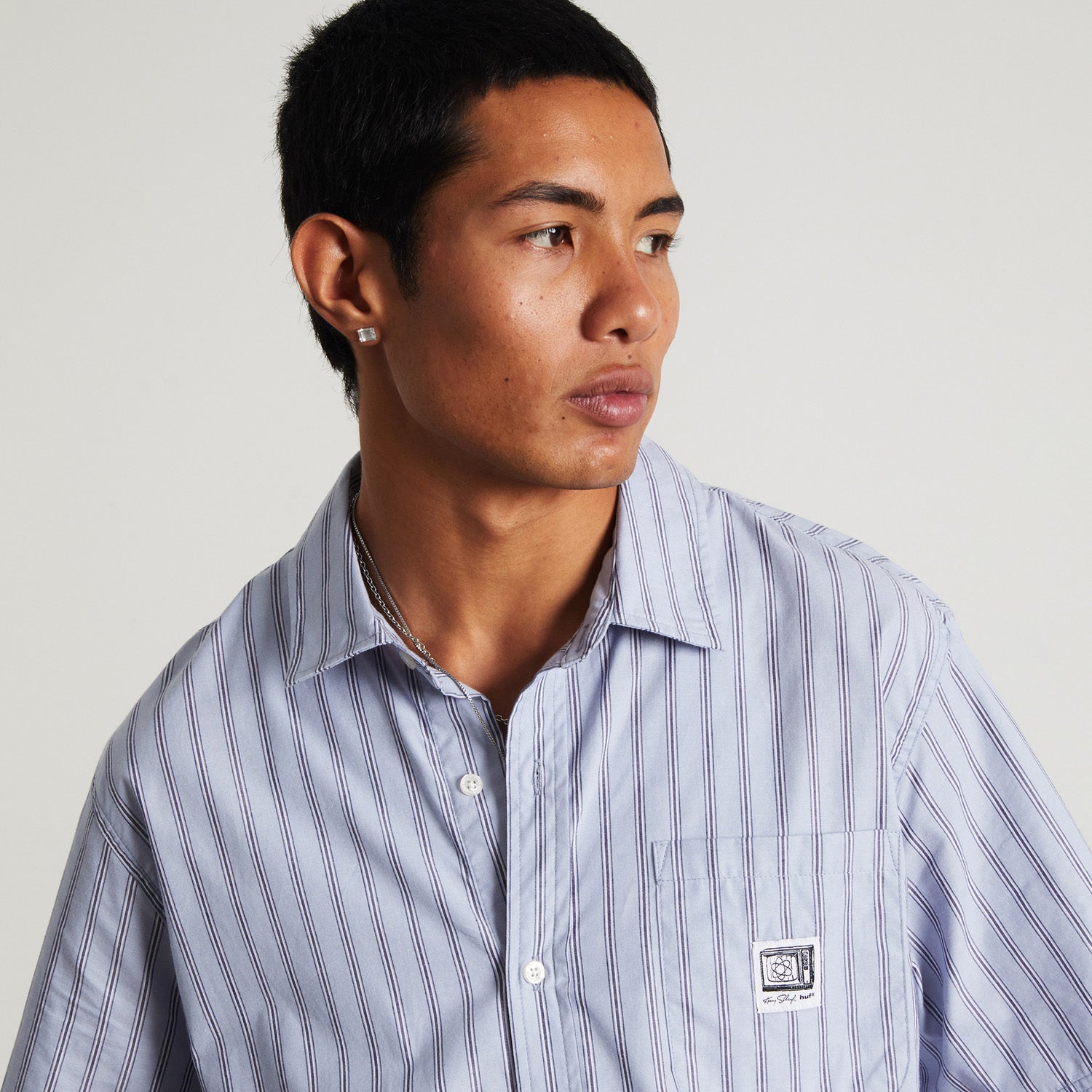 HUF (ハフ) Worldwide JP /TOPS & SHIRTS（トップス&シャツ）/ KENNY SCHARF TELEVISION STRIPE SHIRT商品 / MULTI