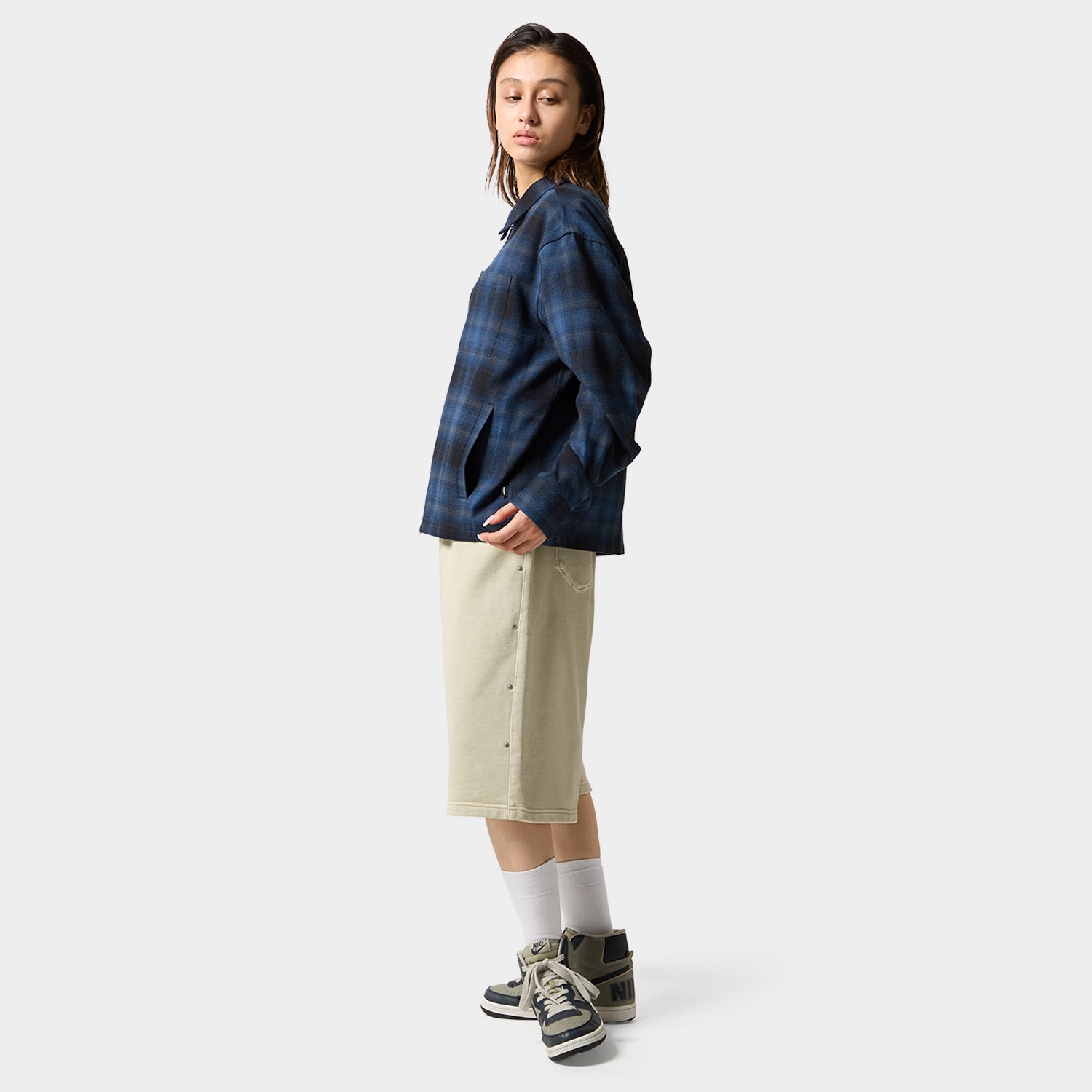 HUF (ハフ) Worldwide JP /TOPS & SHIRTS（トップス&シャツ）/ 89 OUTLINE PLAID ZIP SHIRT商品 / BLACK