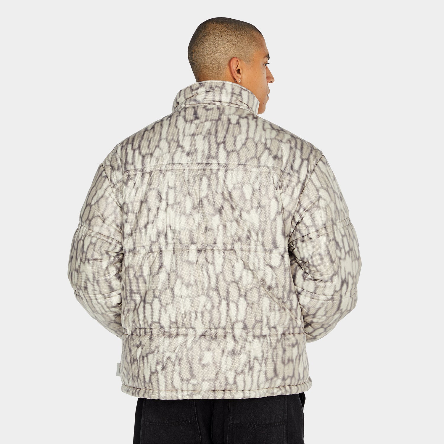 HUF (ハフ) Worldwide JP /JACKETS（ジャケット）/ 89 WARPED CAMO TYVEK PUFFER商品 / MUTED CAMO