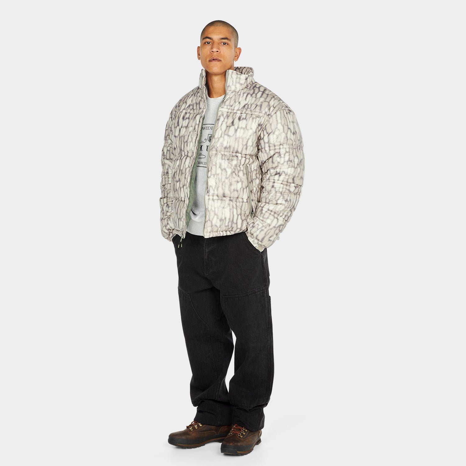 HUF (ハフ) Worldwide JP /JACKETS（ジャケット）/ 89 WARPED CAMO TYVEK PUFFER商品 / MUTED CAMO