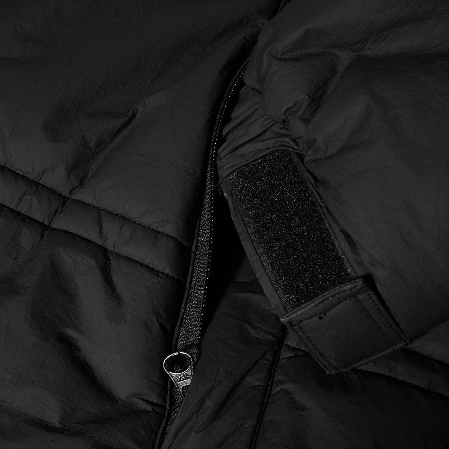 HUF (ハフ) Worldwide JP /JACKETS（ジャケット）/ 89 TYVEK PUFFER商品 / BLACK