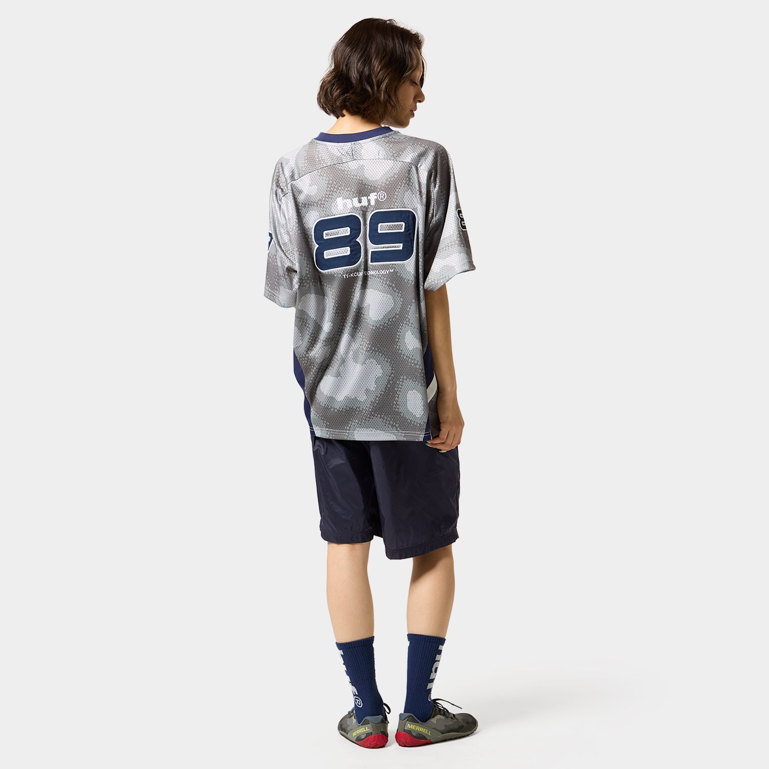 HUF (ハフ) Worldwide JP /TOPS & SHIRTS（トップス&シャツ）/ CROSS CONDITIONS FOOTBALL CREW商品 / BLACK