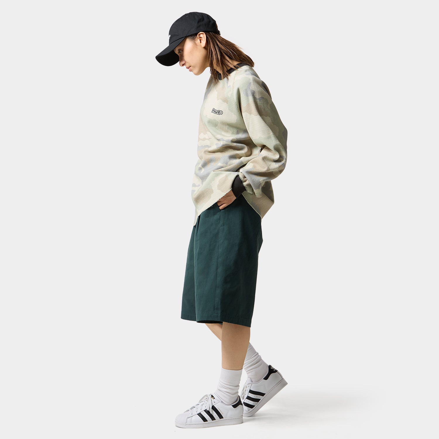 HUF (ハフ) Worldwide JP /TOPS & SHIRTS（トップス&シャツ）/ 89 OUTLINE LS RAGLAN商品 / BLACK