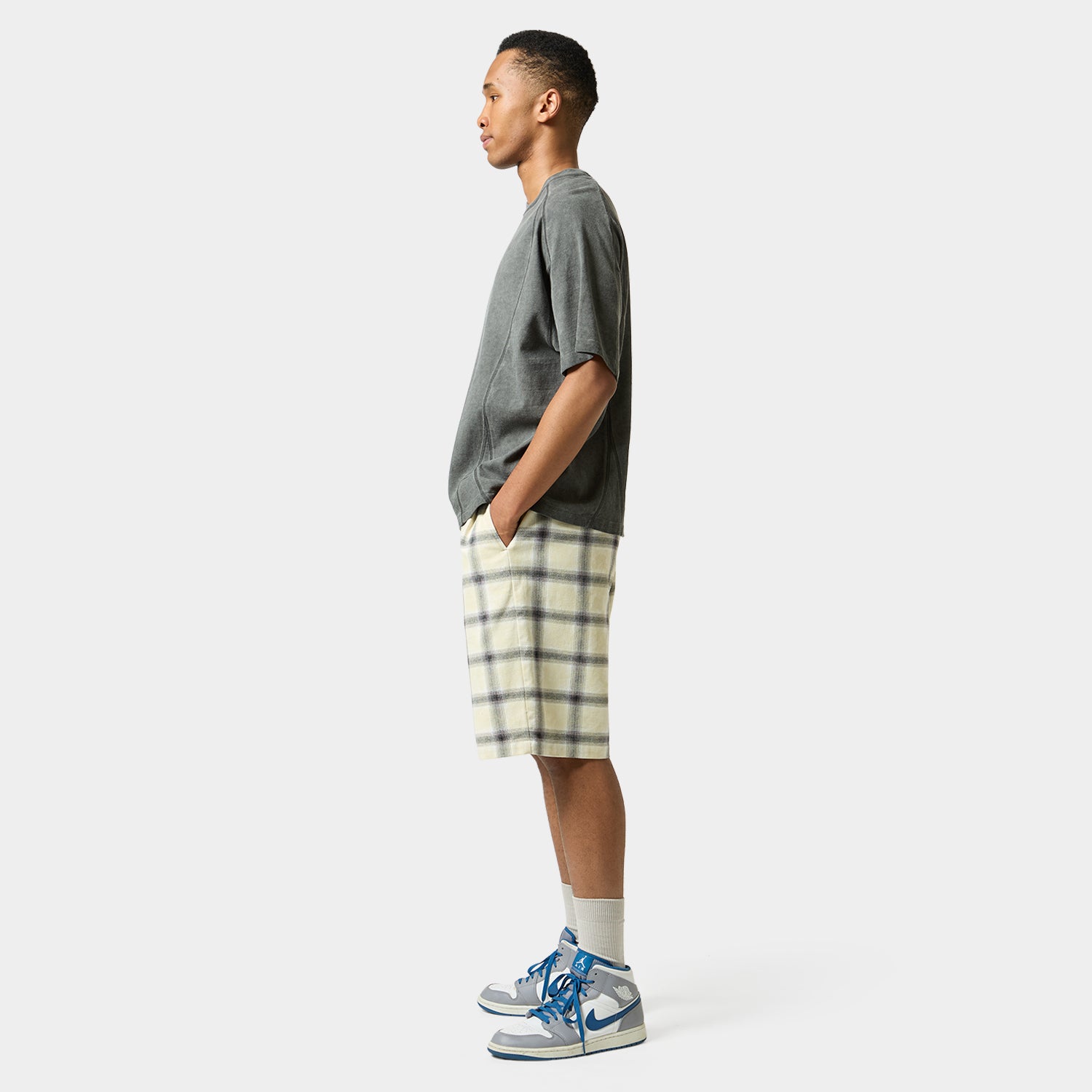 HUF (ハフ) Worldwide JP /TOPS & SHIRTS（トップス&シャツ）/ WASHED PANELED CREW商品 / LT BLUE