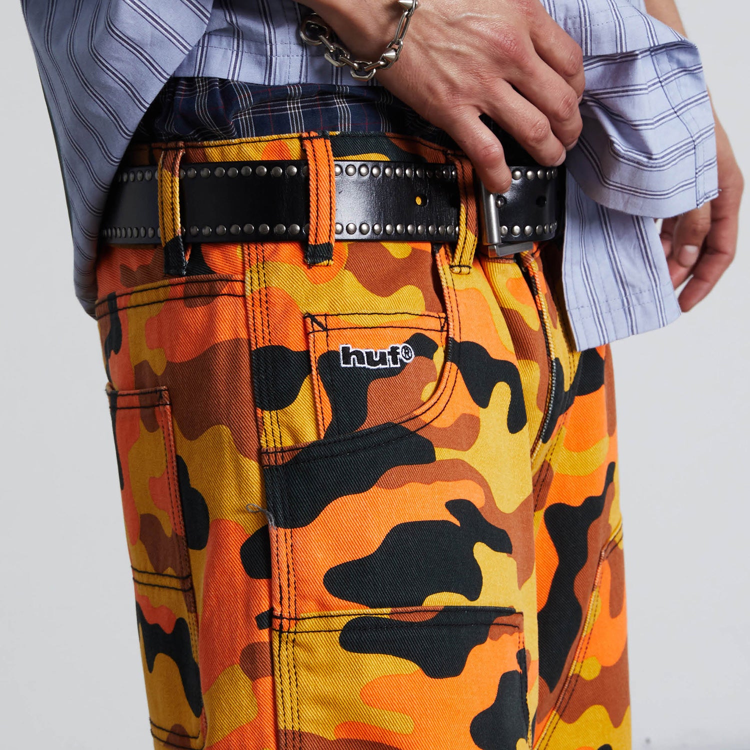 HUF (ハフ) Worldwide JP /SHORTS（ショーツ）/ KINDA LOOSE DOUBLE KNEE CAMO SHORT商品 / LAVA