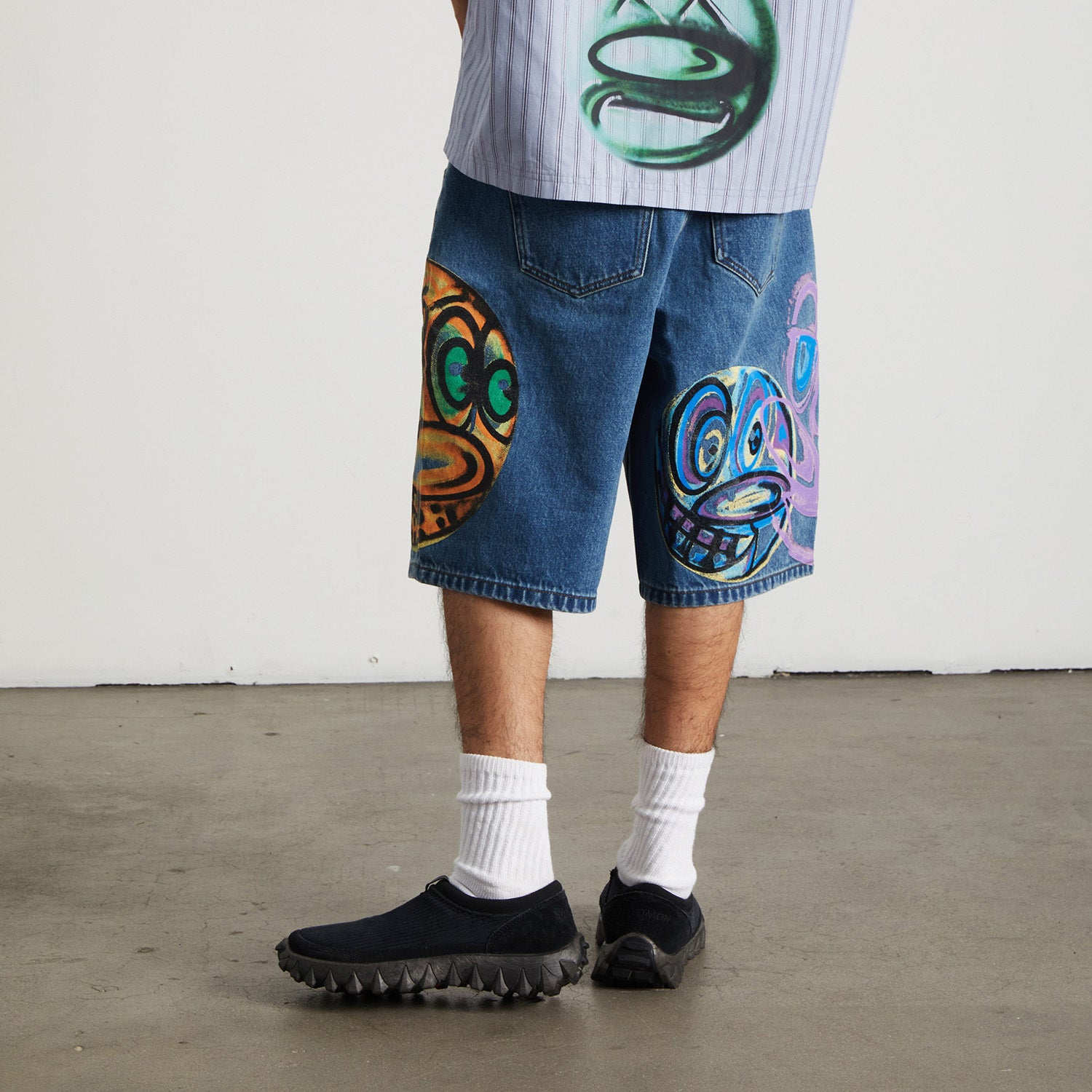 HUF (ハフ) Worldwide JP /SHORTS（ショーツ）/ KENNY SCHARF SPRAY GUYS DENIM SHORT商品 / MULTI