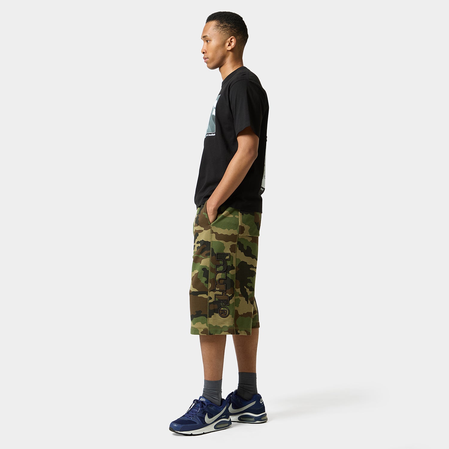 HUF (ハフ) Worldwide JP /T-SHIRTS（Tシャツ）/ PAVED WITH GOLD TEE商品 / BLACK
