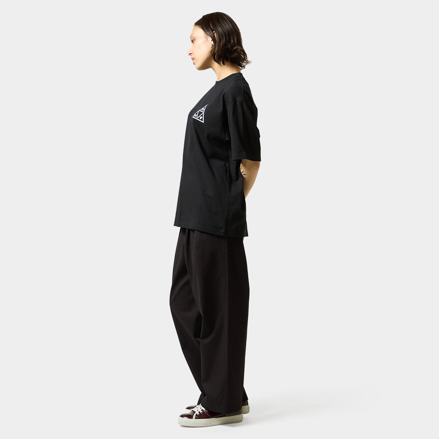 HUF (ハフ) Worldwide JP /T-SHIRTS（Tシャツ）/ TRIPLE TRIANGLE SS TEE商品 / BLACK