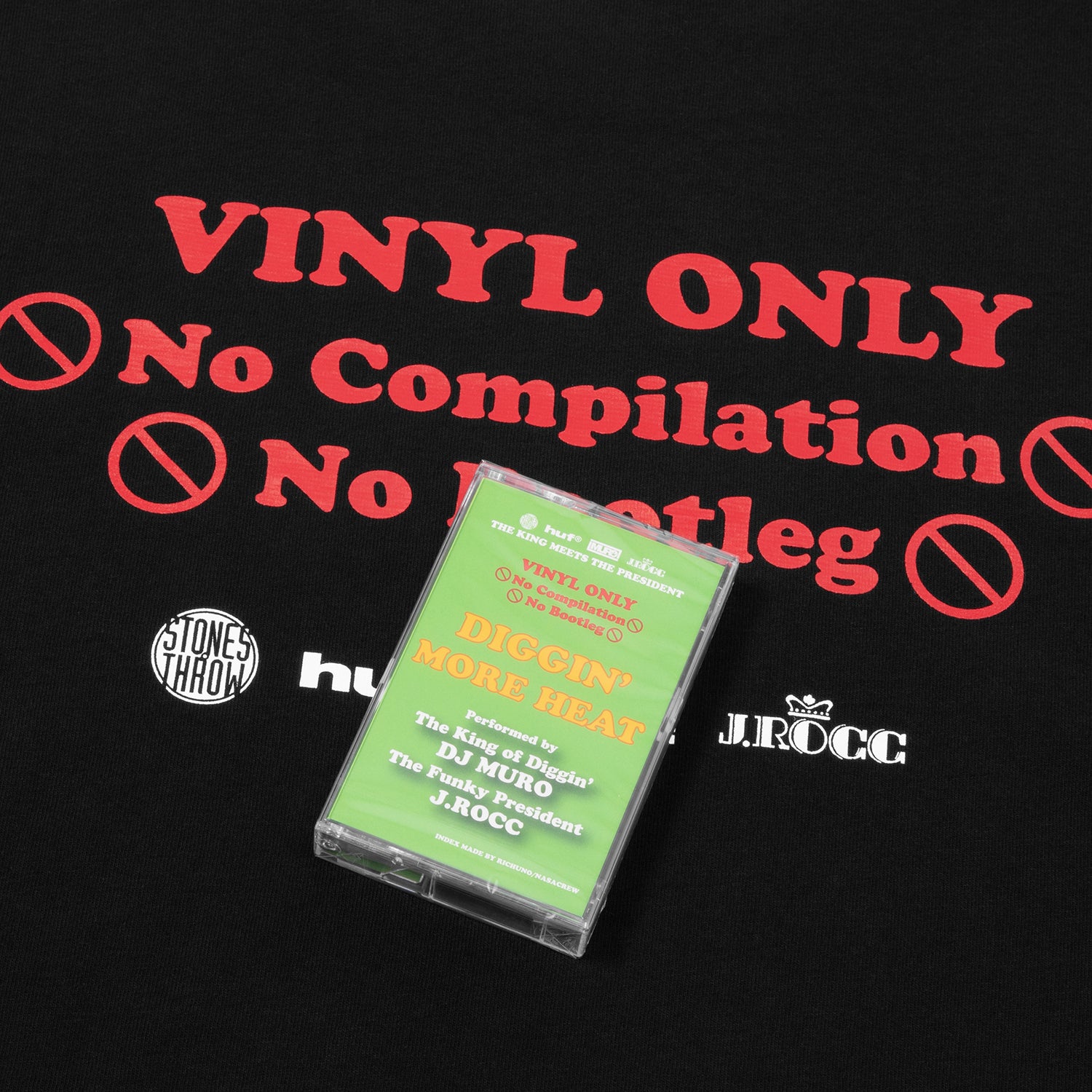 HUF (ハフ) Worldwide JP /T-SHIRTS（Tシャツ）/ HUF X STONES THROW X MURO X J.ROCC TEE - WITH "DIGGIN MORE HEAT” CASSETTE商品 / BLACK